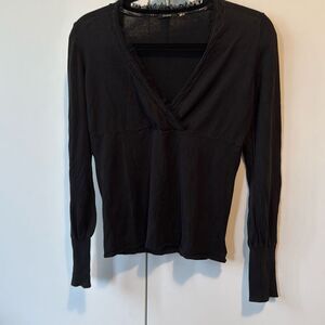 Tahari women’s black silk long sleeve top size medium   No size tag but measurem